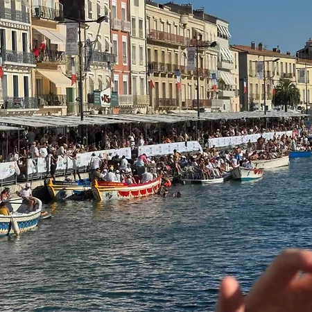 Au Pied Des Halles - 46m2 En Centre - 1 Et 1 Mezzanine - Confort * Sète