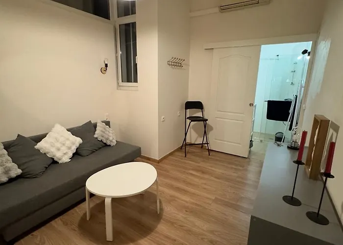 Au Pied Des Halles - 46m2 En Centre - 1 Et 1 Mezzanine - Confort Sète