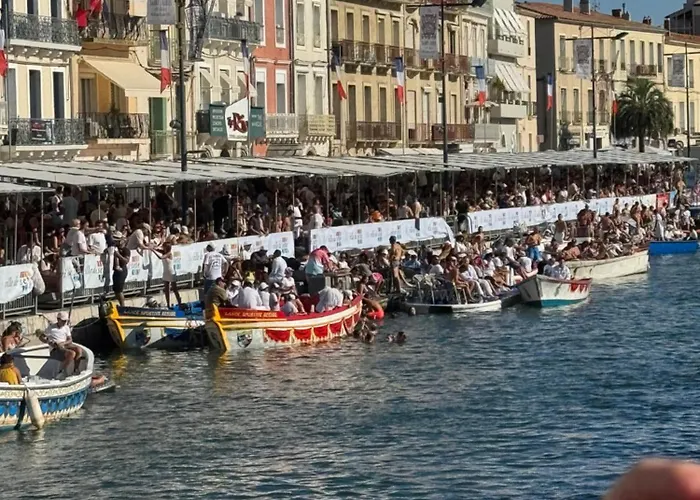 Au Pied Des Halles - 46m2 En Centre - 1 Et 1 Mezzanine - Confort * Sète